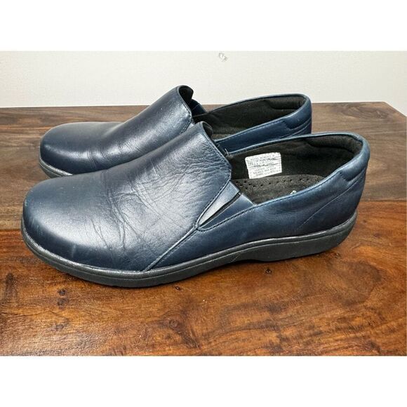 Rockport women’s 8.5 Clogs - Picture 2 of 9